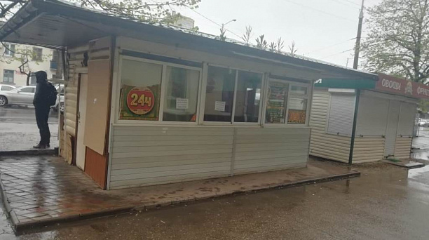 В Западном округе продолжается демонтаж незаконных торговых объектов