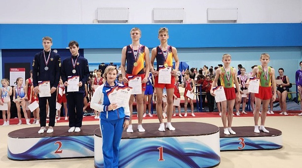 Пять наград завоевали краснодарцы на всероссийских соревнованиях по прыжкам на батуте памяти Владимира Павловского