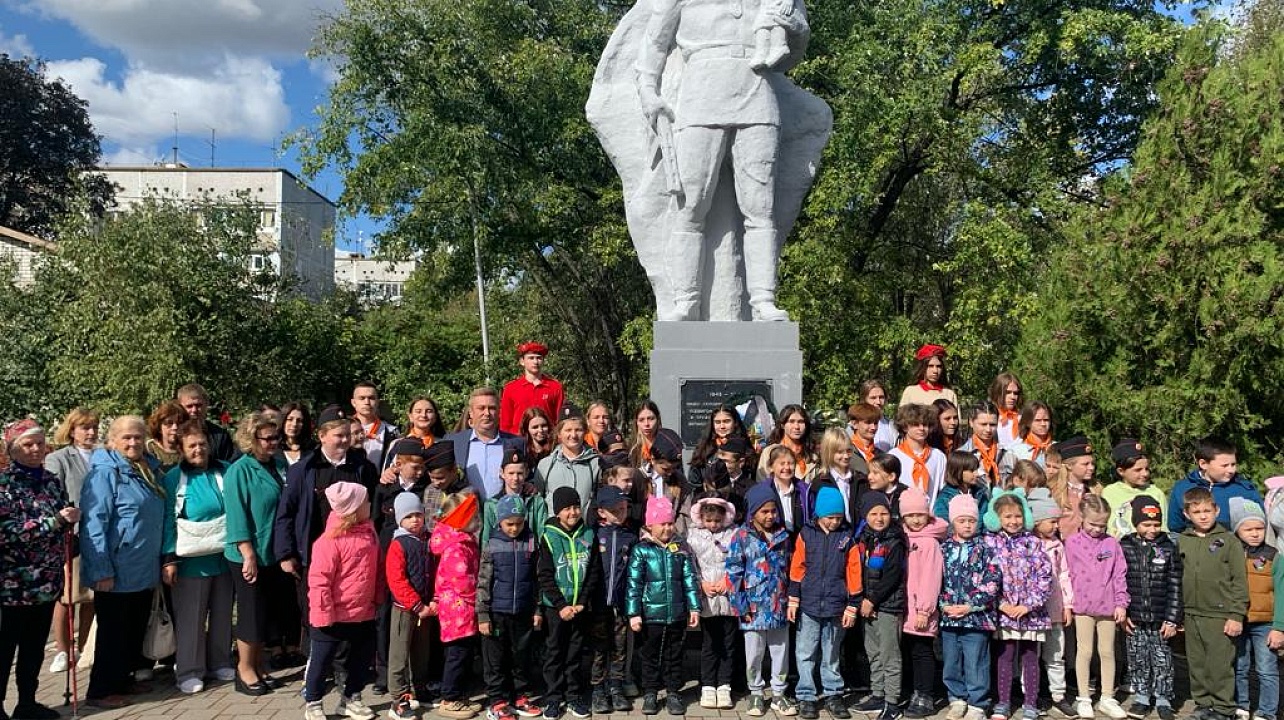 В Прикубанском округе прошли возложения цветов у памятников и захоронений освободителей Кубани к 80-ой годовщине освобождения края от немецко-фашистских захватчиков