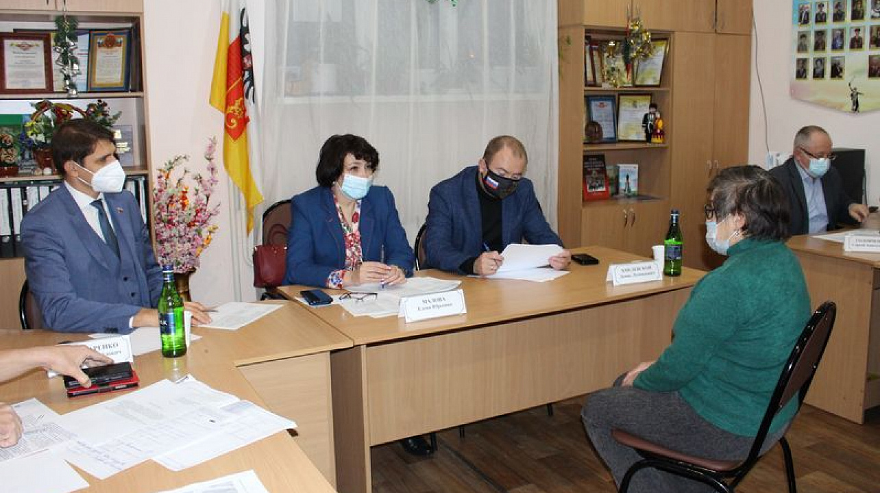 Глава администрации Центрального округа Елена Малова провела приём руководителей органов ТОС