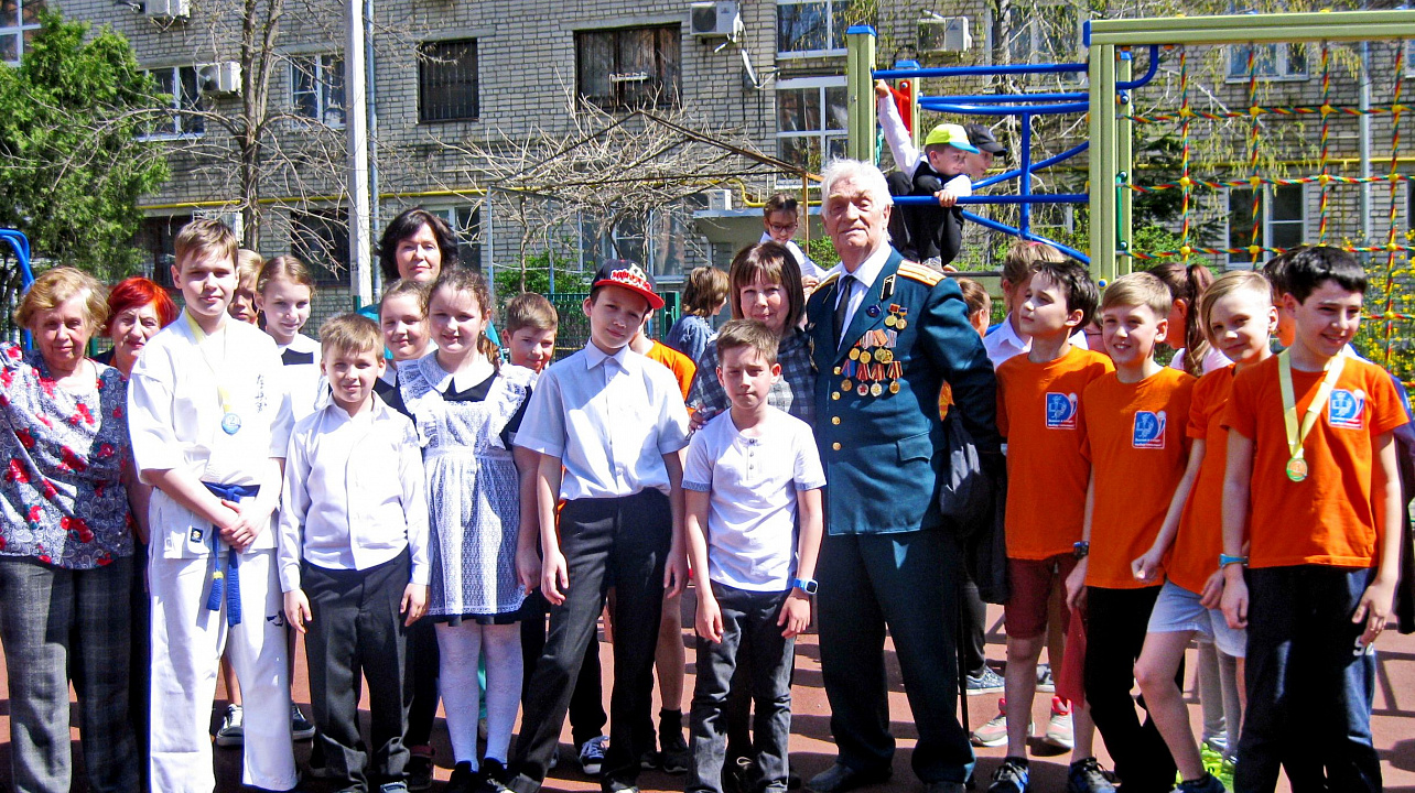 Спортивный праздник ко Дню космонавтики прошел в Тургеневском микрорайоне