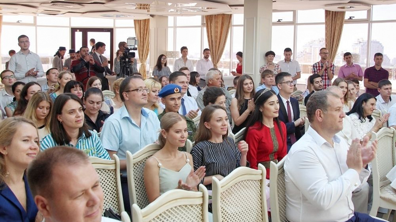 Молодые представители национально-культурных объединений удостоены премии главы города.jpg