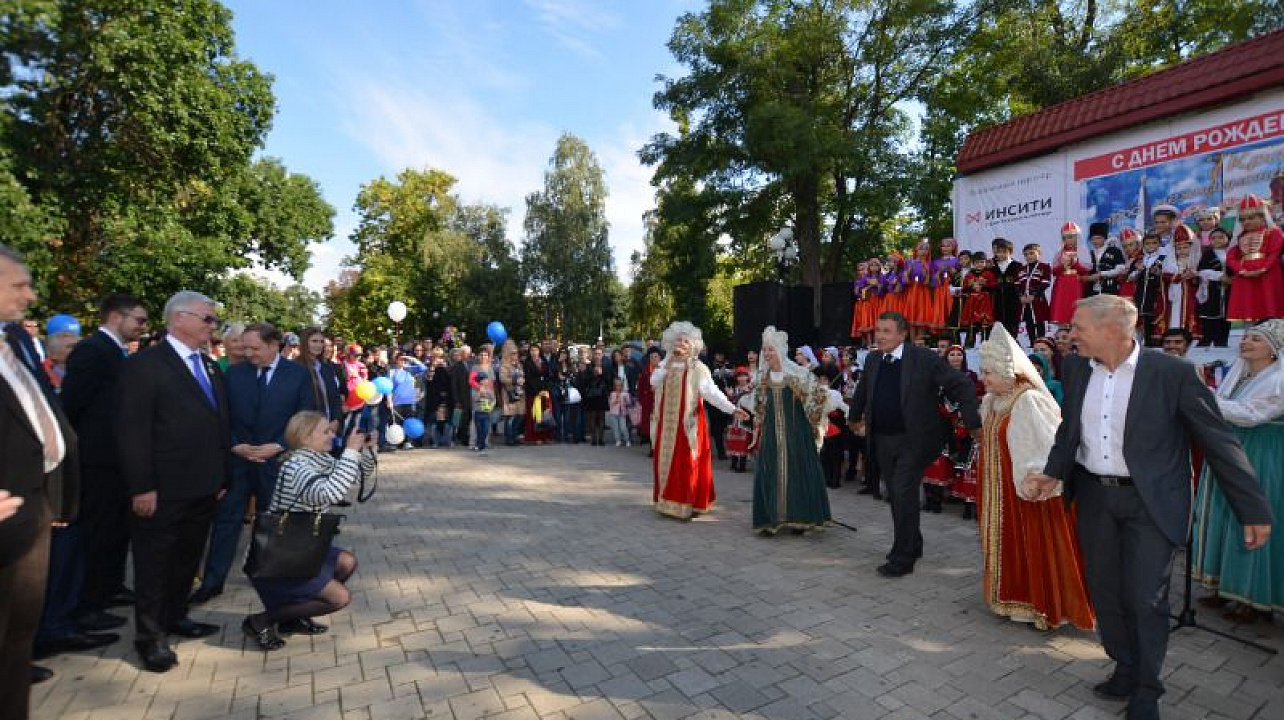 Национально-культурные объединения отметили День города Краснодара, объединившись в традиционном «Хороводе Дружбы».jpg