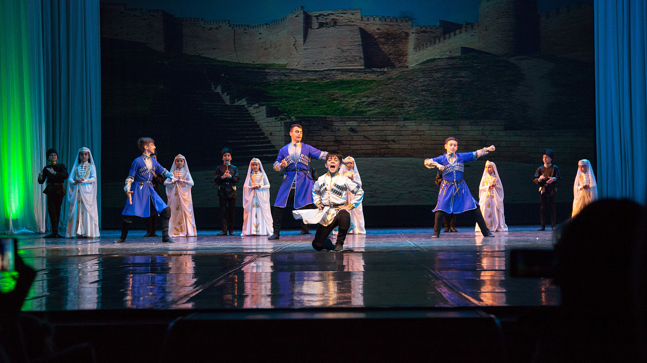 XII Краснодарский городской молодёжный фестиваль «Песни и танцы народов мира» объединил сотни горожан р (7).jpg