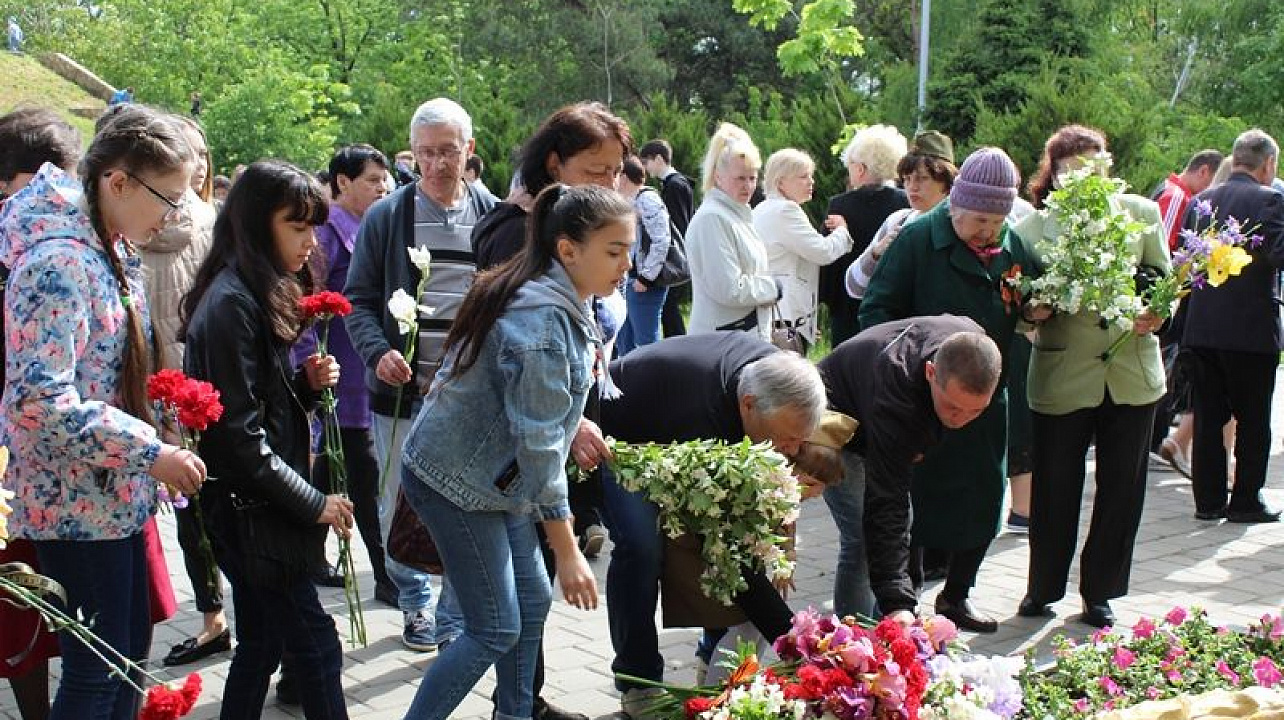 В Центральном округе на мемориале Жертвам фашизма прошел праздничный митинг, посвященный  Дню Победы