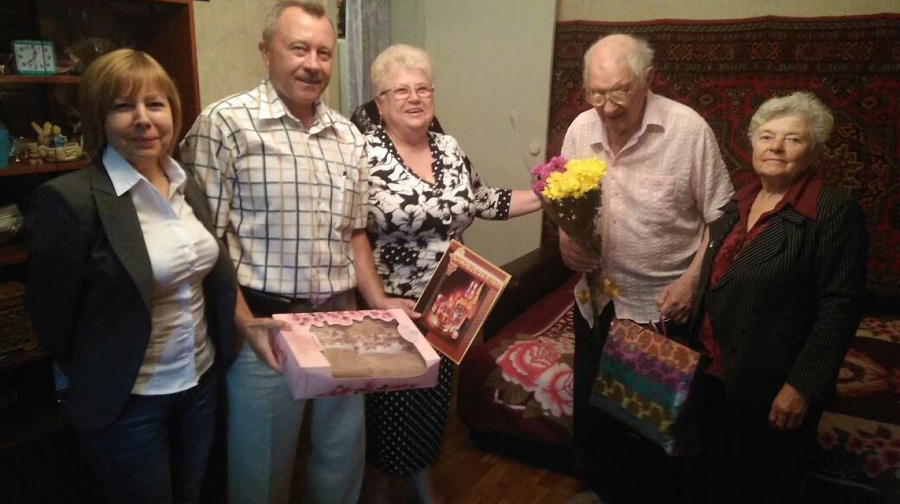 В Прикубанском округе поздравили с Днем рождения 102-летнего ветерана