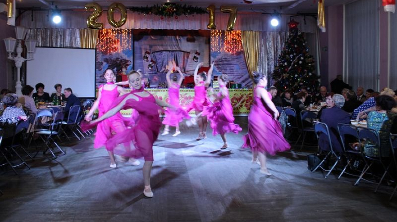 В Центральном округе состоялся новогодний бал общественности