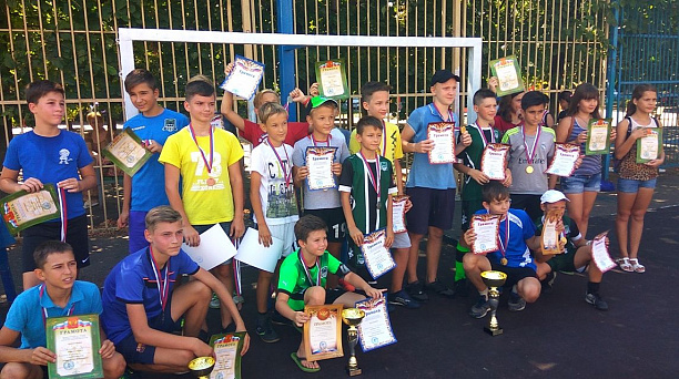 В Западном округе прошли соревнования по мини — футболу