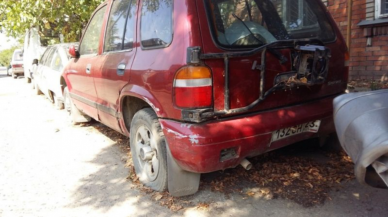 В Центральном округе продолжается работа по выявлению брошенных автомобилей