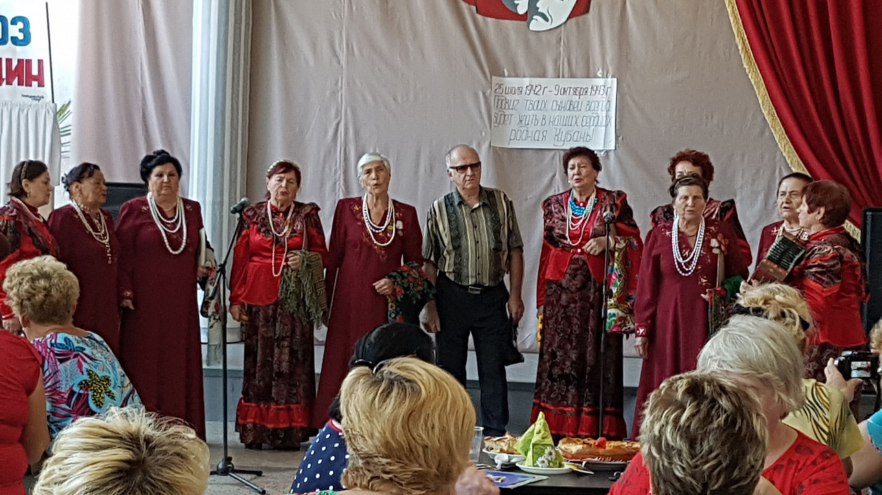 Союз женщин Прикубанского округа организовал выставку творческих работ к годовщине образования Краснодарского края