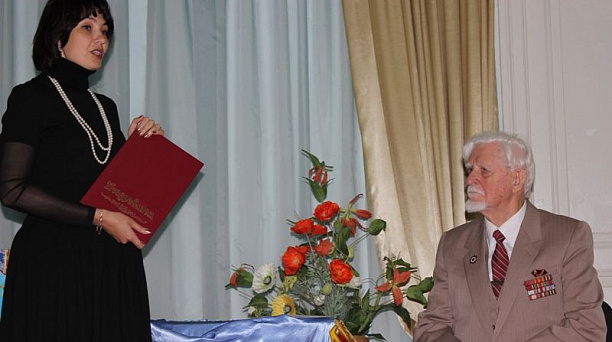 Ветерану ВОВ, кандидату исторических наук Ивану Степановичу Харченко исполнилось 90 лет