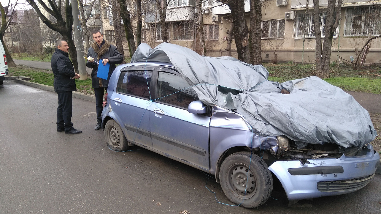 На территории Западного округа провели мониторинг улиц с целью выявления и уборки транспортных средств, брошенных собственниками