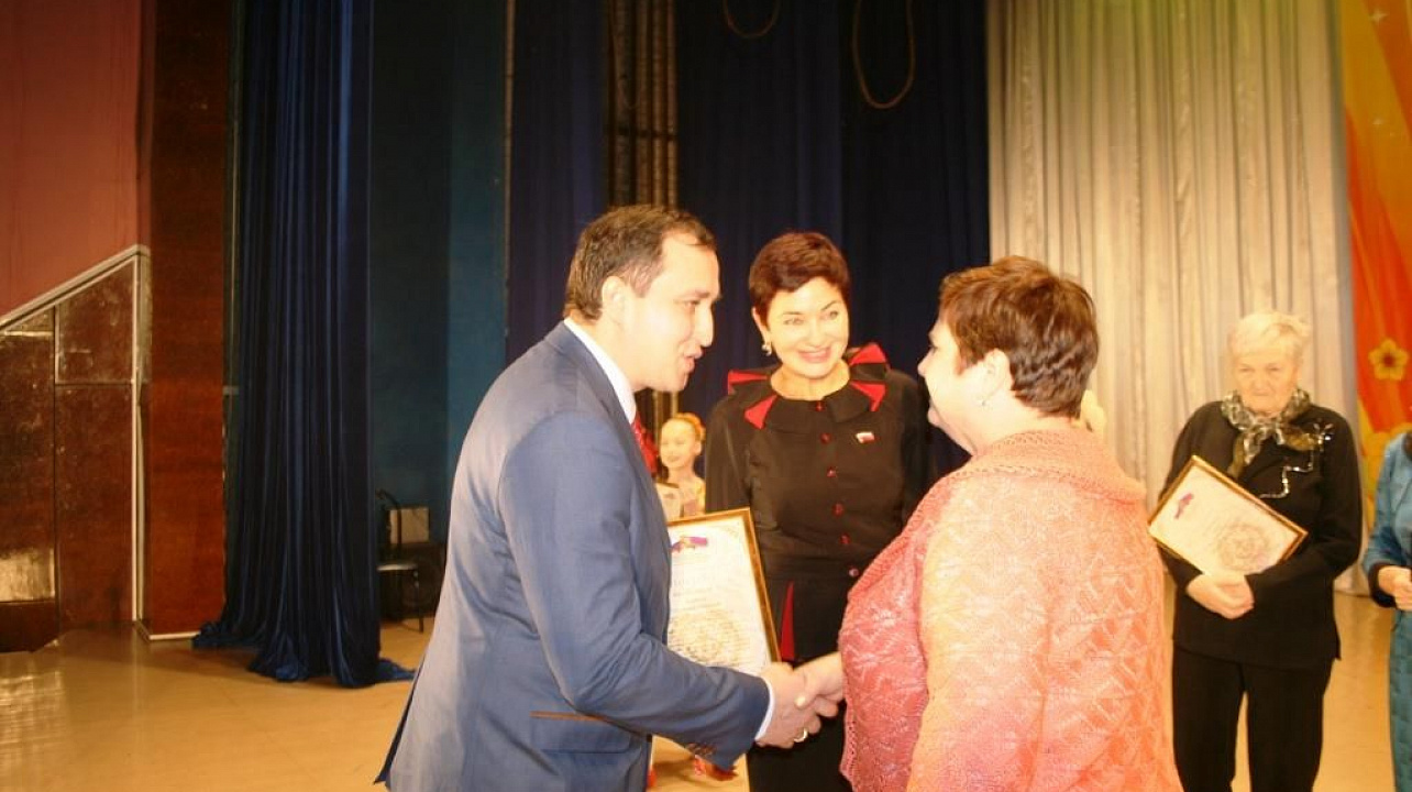 В честь Дня инвалида творческие коллективы Елизаветинского дома культуры дали большой концерт