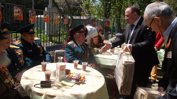 Во дворах жилых домой избирательного округа № 27 прошли праздничные мероприятия, посвященные Дню Победы