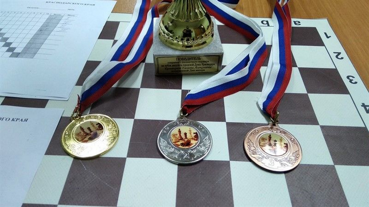 Шахматный турнир, посвященный Дню матери, провел Совет ветеранов Прикубанского округа.jpg