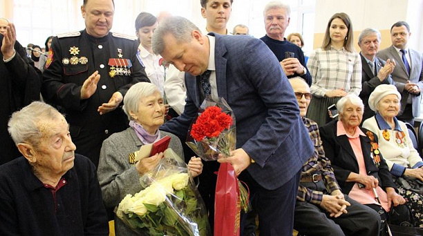 Сегодня в Центральном округе чествовали участников Сталинградской битвы