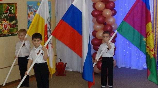 Тематическое мероприятие «Будем в армии служить, будем Родину хранить» состоялось в детском саду № 104