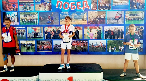 Воспитанники спортивной школы №2 завоевали медали  Всероссийских юниорских и юношеских соревнований по бадминтону 