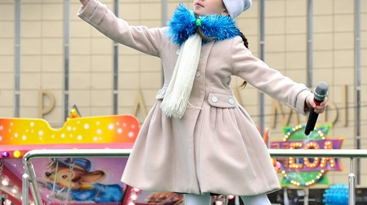 100 юных прикубанцев из Центра детского творчества сделали новогодний подарок горожанам