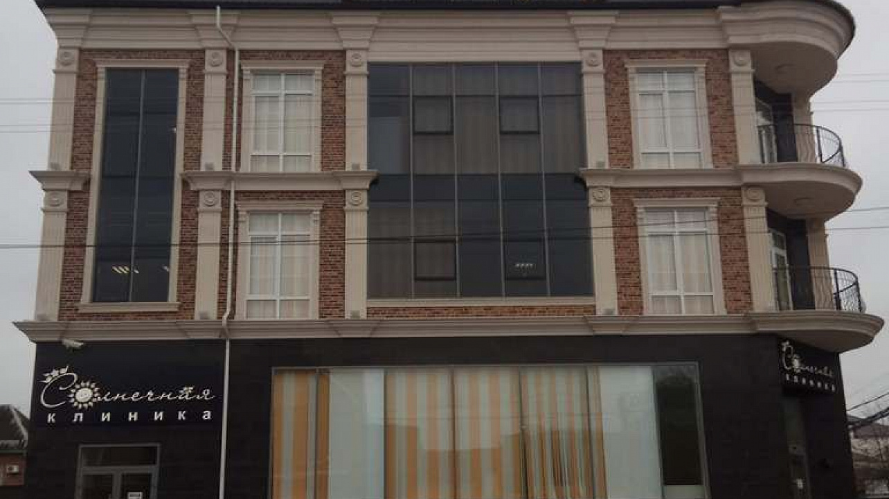 Предприятия потребительской сферы Западного округа продолжают работу над архитектурно-эстетическим обликом