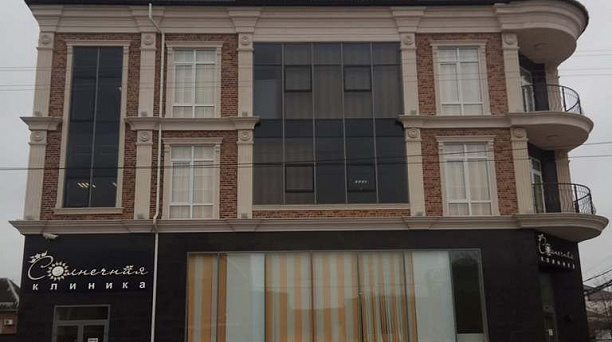 Предприятия потребительской сферы Западного округа продолжают работу над архитектурно-эстетическим обликом