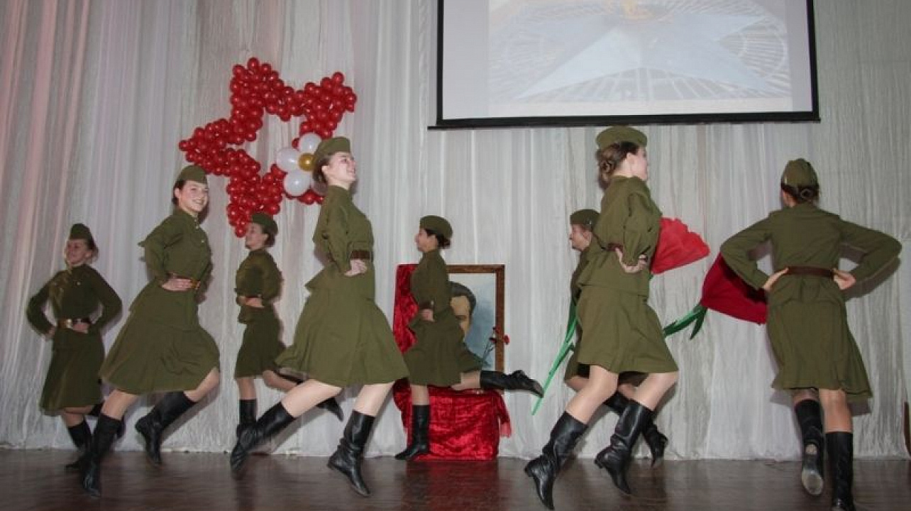 В школе № 51 прошел концерт «Не гаснет пламя»