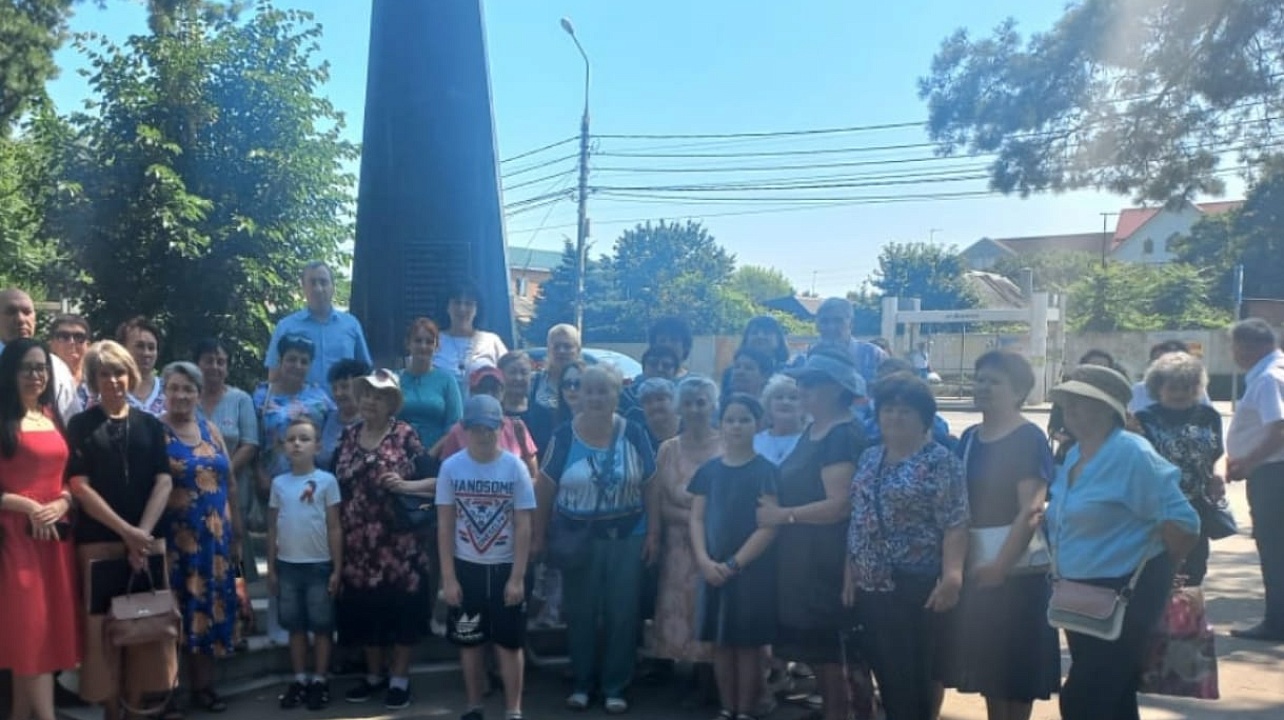 Акция «Свеча памяти» и возложения цветов у памятников участникам Великой Отечественной войны сегодня прошли по всему Прикубанскому округу