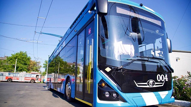 В Краснодар для тестирования доставили еще один троллейбус новой модели