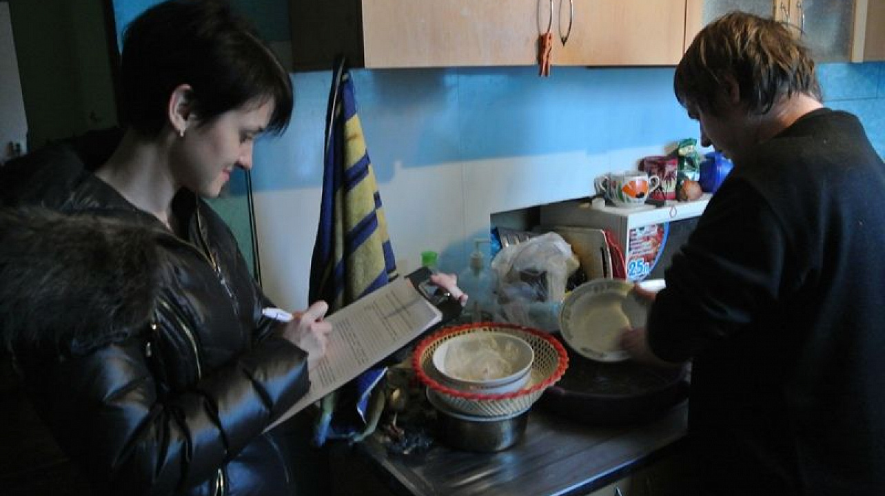 В Западном округе прошло очередное рейдовое мероприятие по проверке неблагополучных семей