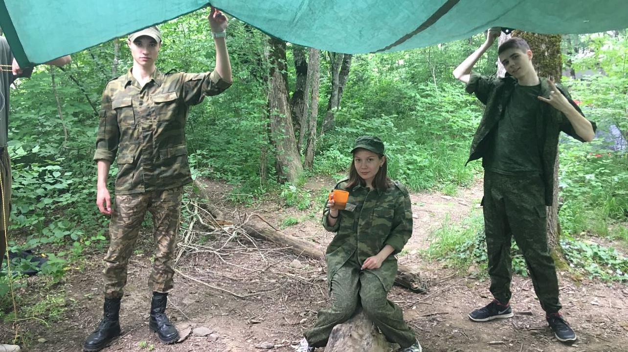 Школьники Западного округа приняли участие в военно-патриотическом слёте «Мы из будущего»