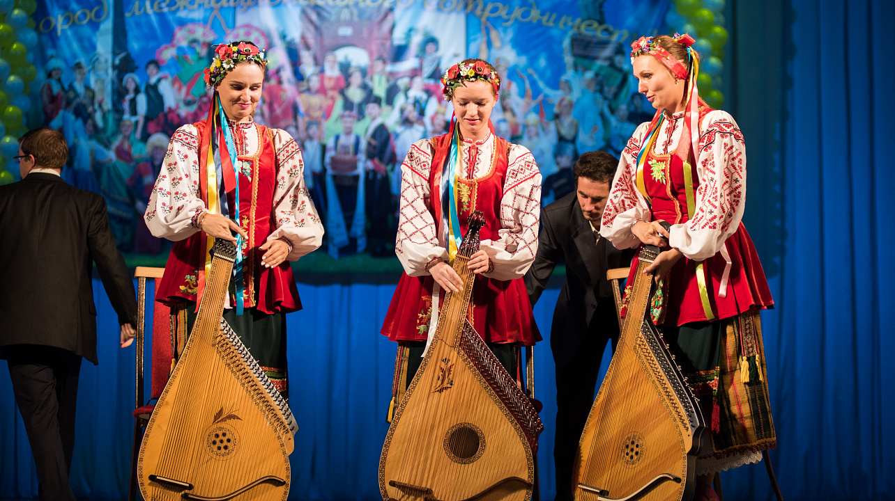 С аншлагом прошёл в Краснодаре традиционный фестиваль национальных культур (13).jpg