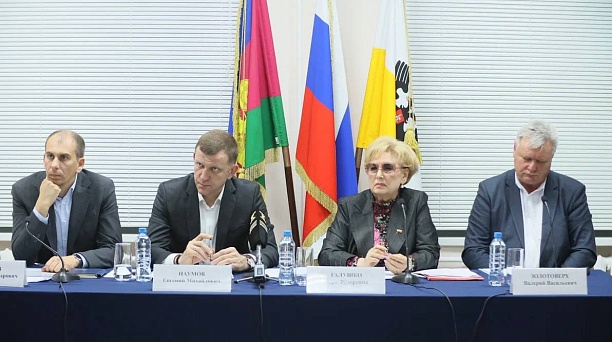 Глава Краснодара и председатель городской Думы встретились с жителями станицы Елизаветинской