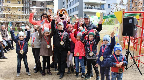 В Центральном округе отметили юбилей многоквартирного дома