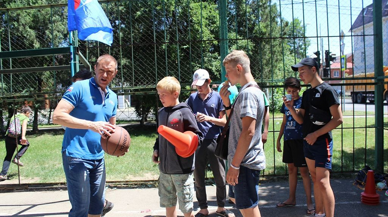 Детство – это смех и радость