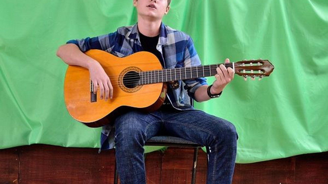 В Центре детского творчества «Прикубанский» прошел I городской фестиваль бардовской песни «Краснодарские огни»