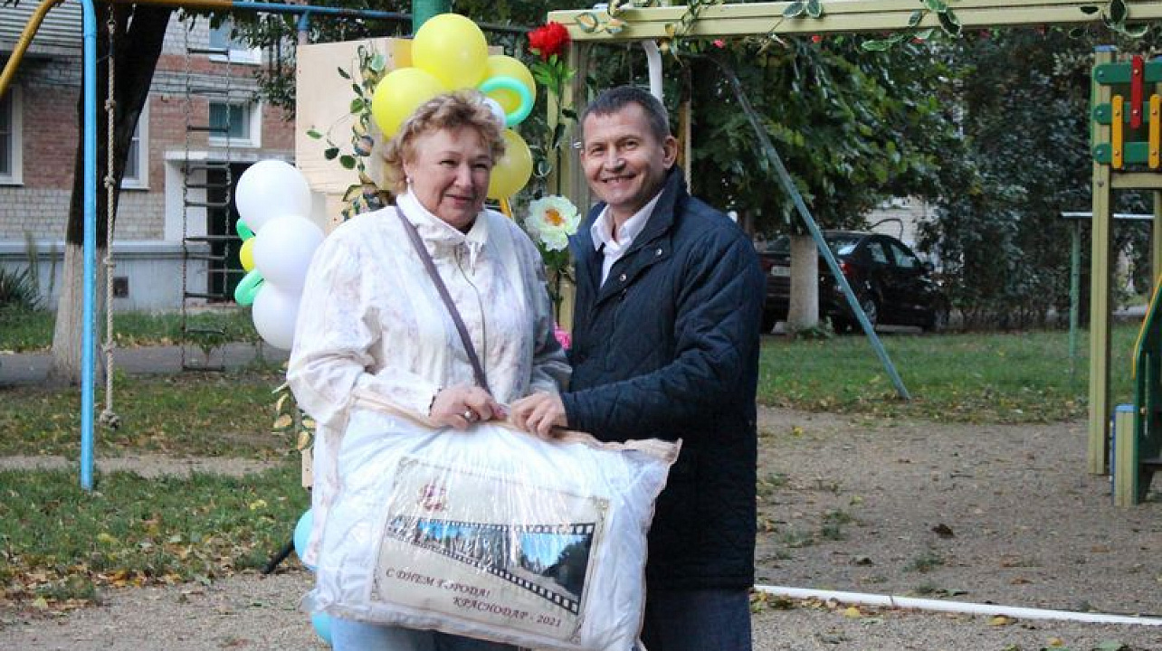 В Центральном округе продолжаются праздники по месту жительства