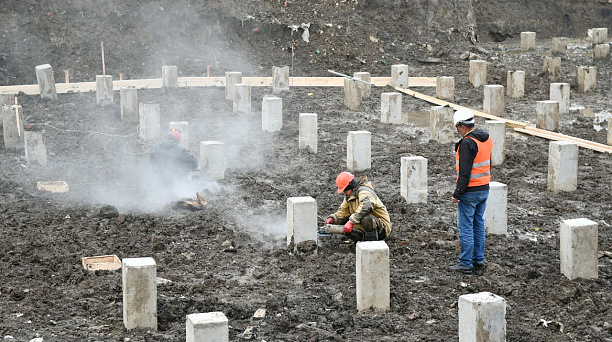 Андрей Алексеенко проверил ход работ на месте строящегося детсада на 180 мест по ул. Воронежской в Краснодаре
