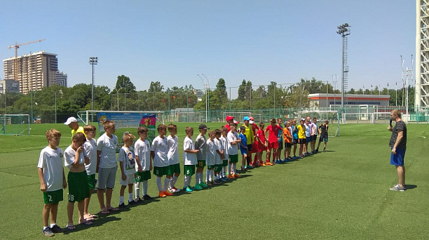 Футбольная борьба в разгаре