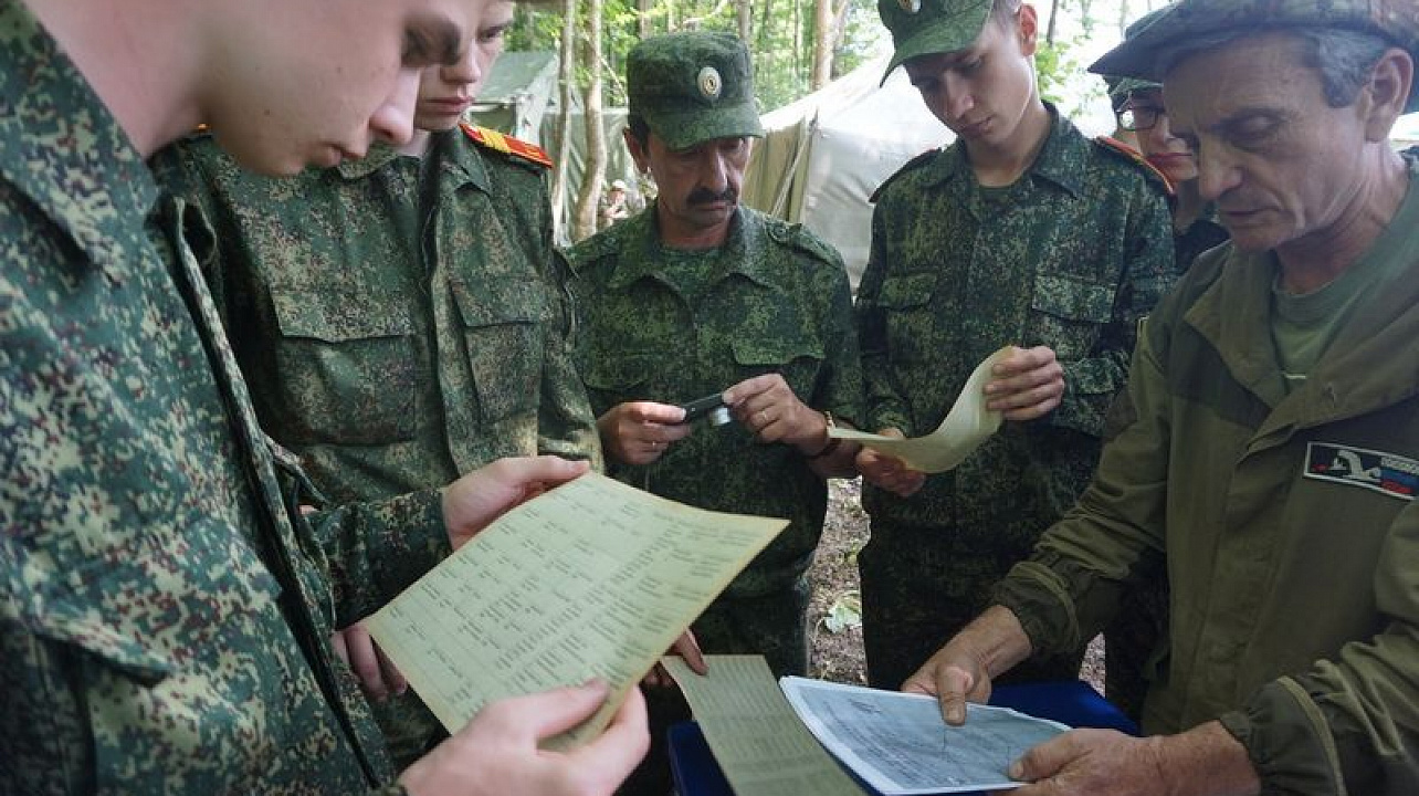 Бабычевские кадеты взяли в руки оружие