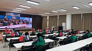 Шахматный турнир между учащимися гимназии № 87 и начальной школы «Бэйцзе» Дуцзянъяня 