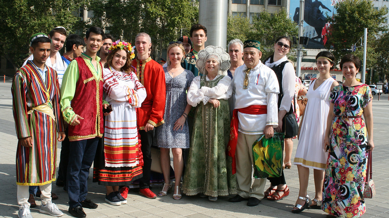 Центр национальных культур принял участие в праздновании Дня Государственного флага (3).JPG