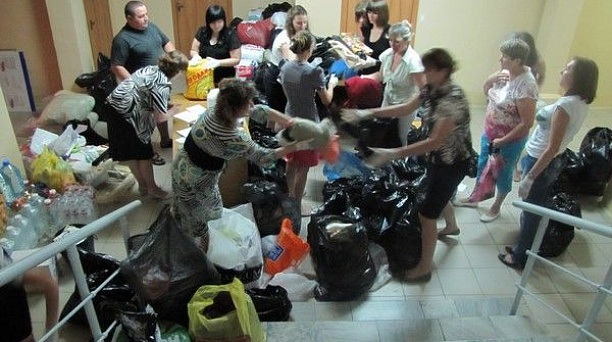 Жители Центрального округа активно собирают вещи для пострадавших в Крымском районе