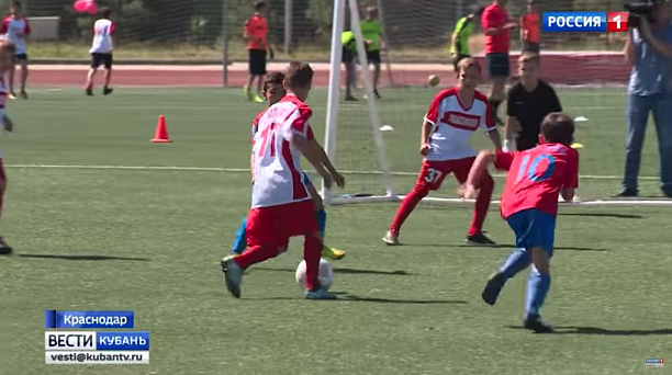 Стартовал Всекубанский турнир по футболу среди дворовых команд на Кубок губернатора