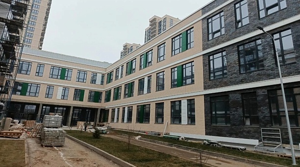 Краснодарская школа на 1550 мест в районе ул. Обрывной готова на 90%