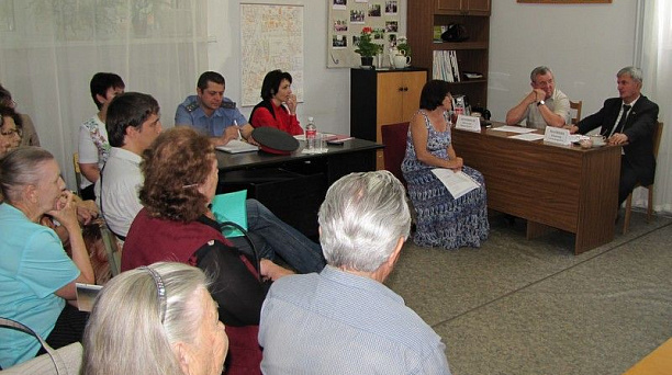 Глава администрации Центрального округа провел прием руководителей органов ТОС