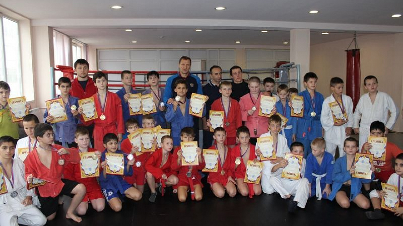 В Центральном округе прошел турнир по борьбе самбо на Кубок главы администрации Центрального округа