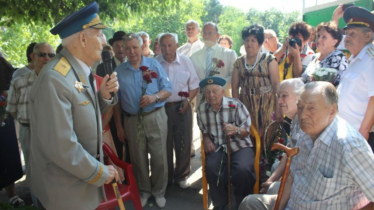 Сегодня установлена мемориальная доска ветерану ВОВ, Почетному гражданину города Краснодара Геннадию Анатольевичу Пащевскому