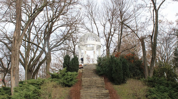 В «Городском Саду» Краснодара отреставрировали ротонду «Казачья горка»