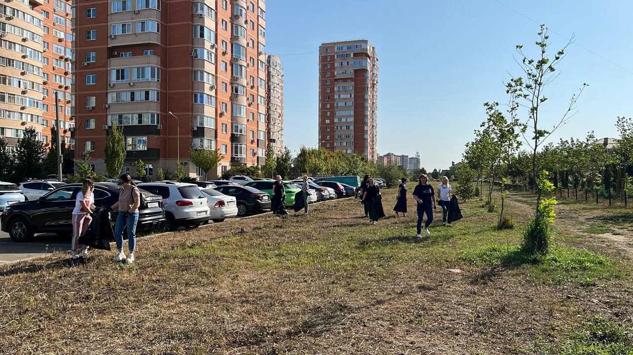 Общегородской субботник прошёл в Прикубанском округе