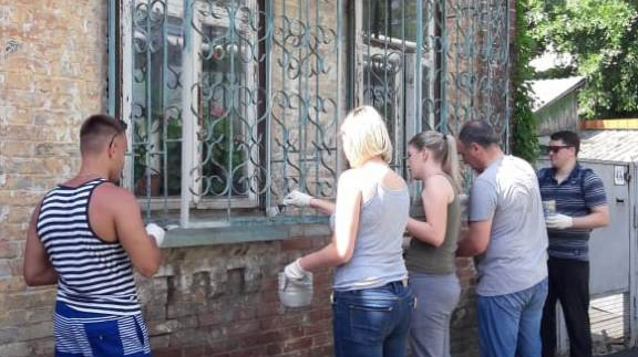 В Западном округе продолжаются санитарные субботники